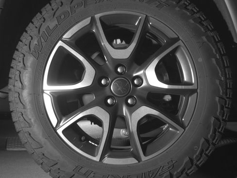 Used 2025 Jeep Compass Trailhawk AWD/4WD image 15