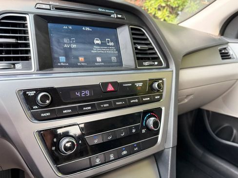 Used 2017 Hyundai Sonata SE FWD image 34