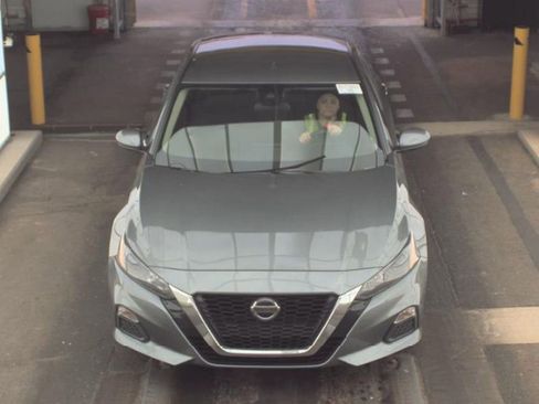 Used 2022 Nissan Altima 2.5 S image 2