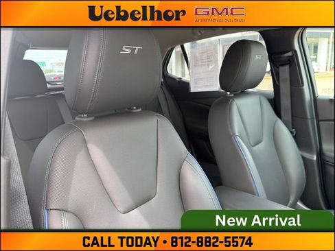 Used 2025 Buick Encore GX Sport Touring image 4