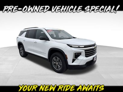 Used 2025 Chevrolet Traverse LT