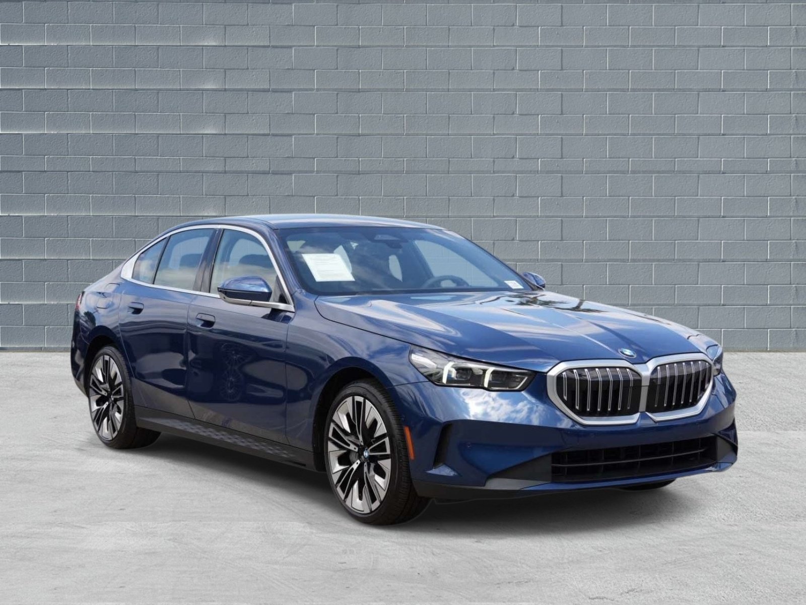 Used 2026 BMW 540i xDrive AWD/4WD image 1