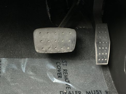 Used 2024 Buick Enclave Premium image 47