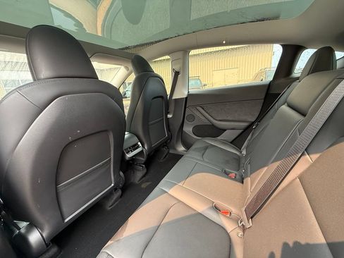 Used 2024 Tesla Model Y Long Range AWD/4WD image 5
