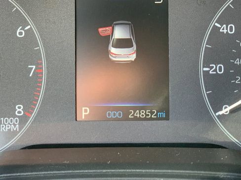 Used 2025 Toyota Corolla LE image 31