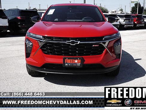 New 2026 Chevrolet Trax RS w/ Driver Confidence Package FWD image 2