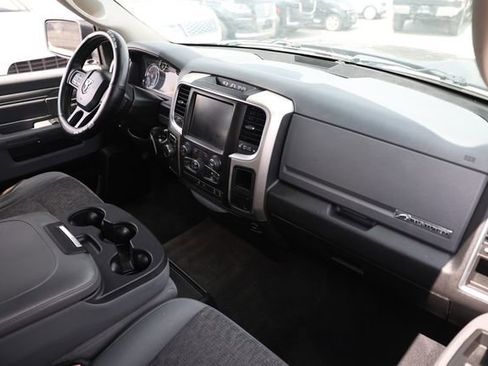 Used 2017 RAM 1500 SLT RWD image 21