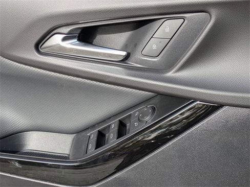 New 2026 Chevrolet Equinox LT image 13