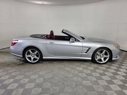 Used 2013 Mercedes-Benz SL 550 image 32