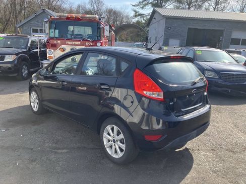 Used 2011 Ford Fiesta SE w/ 203A Rapid Spec Order Code FWD image 9