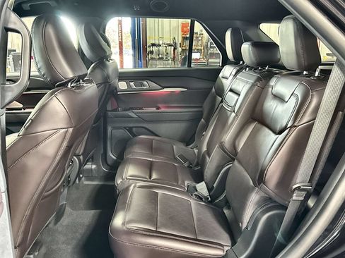 Used 2026 Ford Explorer Platinum AWD/4WD image 25
