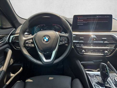 Used 2022 BMW 530i w/ Premium Package RWD image 16