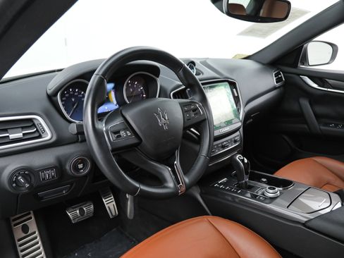 Used 2017 Maserati Ghibli RWD image 13