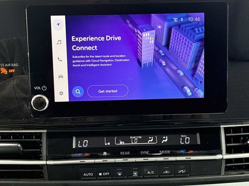 Used 2025 Toyota Sienna LE image 19