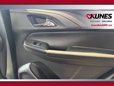 Used 2025 Chevrolet TrailBlazer LT FWD image 34
