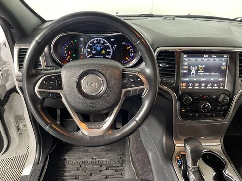 Used 2018 Jeep Grand Cherokee Laredo AWD/4WD image 12