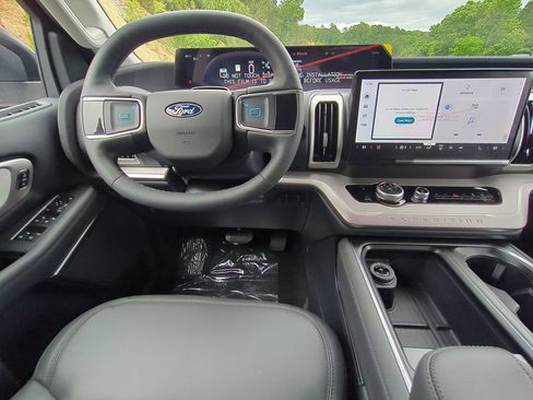 New 2026 Ford Expedition Active RWD image 14