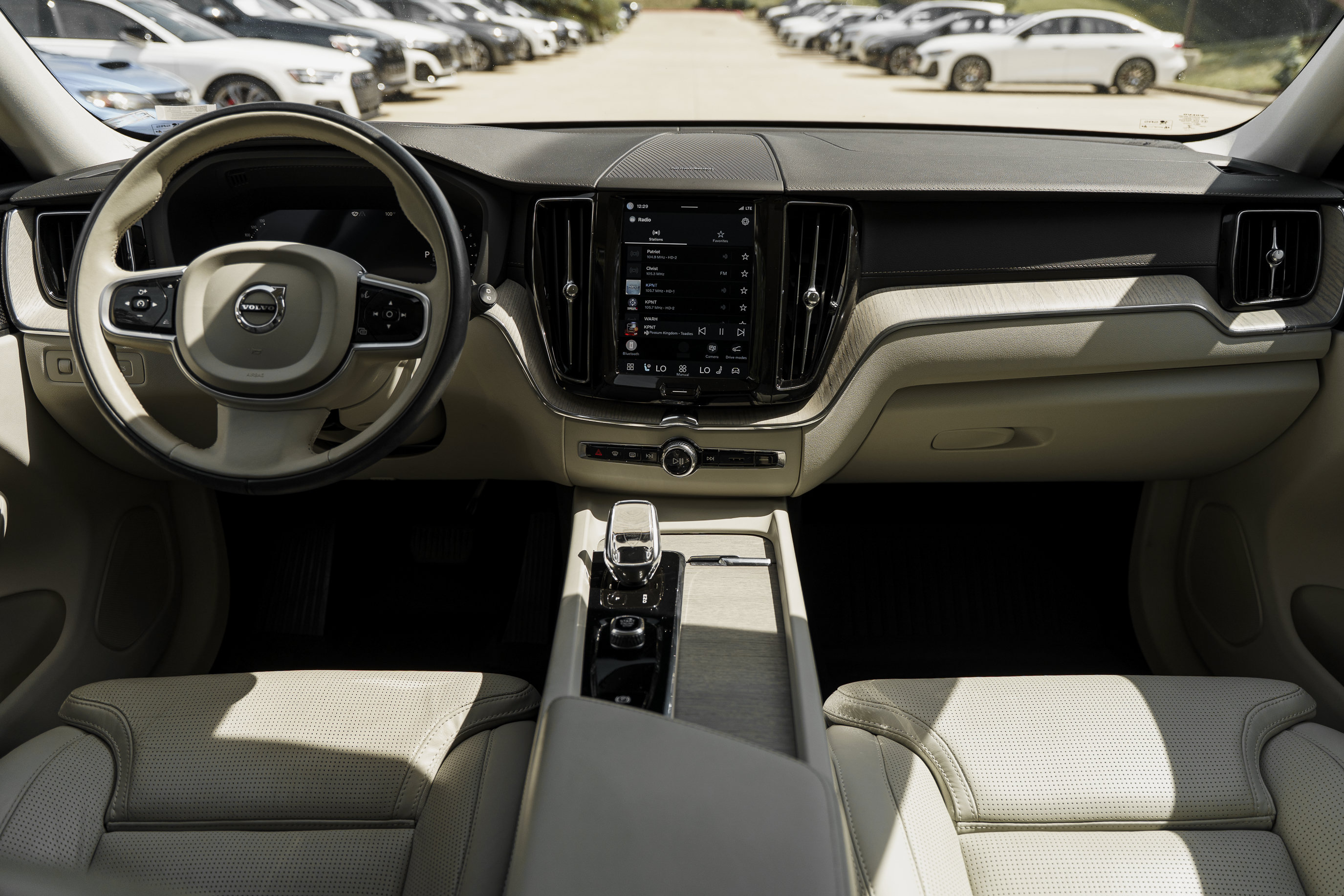 Used 2022 Volvo XC60 B6 Inscription w/ Advanced Package AWD/4WD image 6