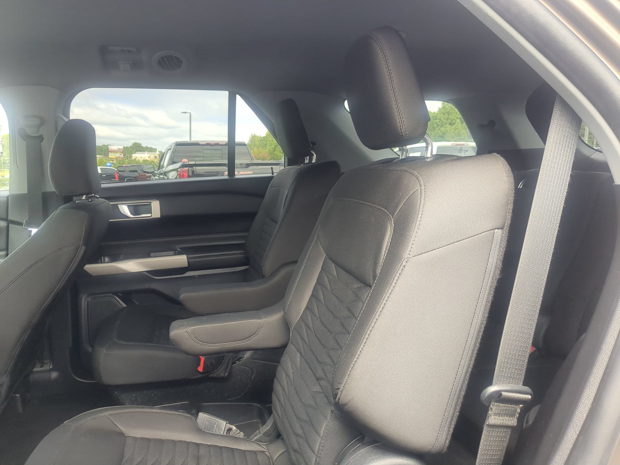 Used 2021 Ford Explorer XLT AWD/4WD image 23