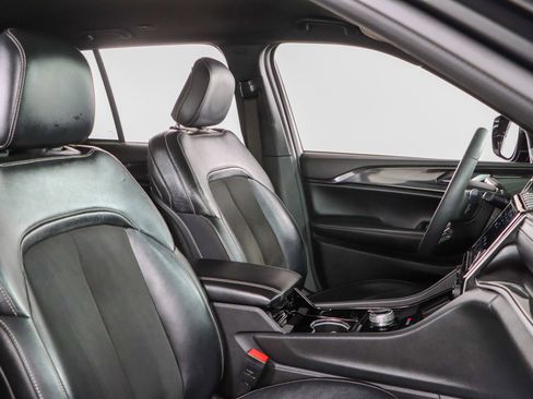 Used 2023 Jeep Grand Cherokee Altitude image 26