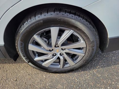 Used 2023 Chevrolet Equinox Premier image 5