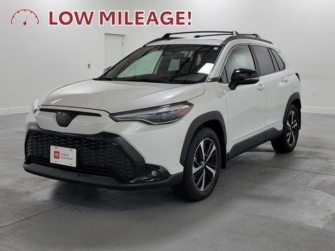 Certified 2025 Toyota Corolla Cross AWD Hybrid image 4