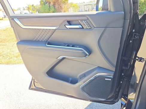 New 2026 GMC Acadia Denali w/ Super Cruise Package AWD/4WD image 21