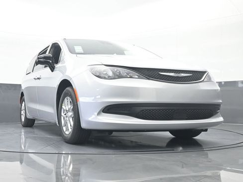 New 2026 Chrysler Voyager LX image 60