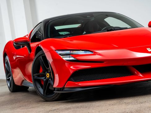 Used 2022 Ferrari SF90 Stradale AWD/4WD image 11