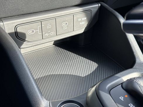 Used 2025 Kia K4 LXS image 6