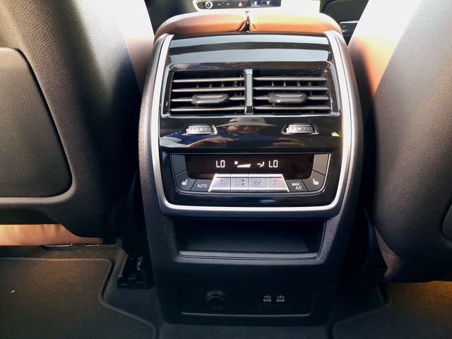 New 2027 BMW X7 M60i AWD/4WD image 27