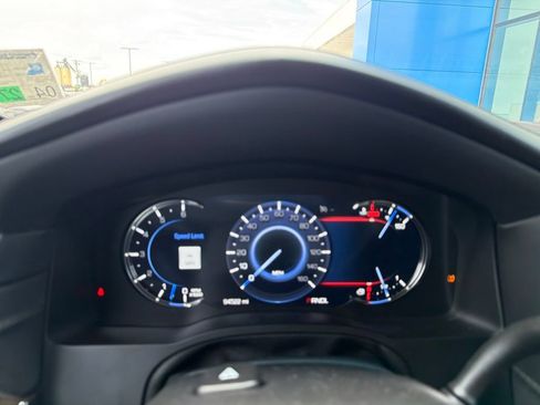 Used 2020 Cadillac Escalade ESV Platinum RWD image 20