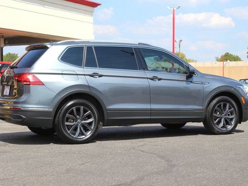 Used 2022 Volkswagen Tiguan SE FWD image 3