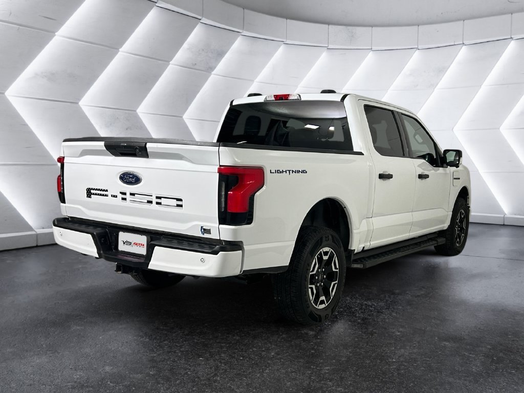 Used 2023 Ford F150 Lightning XLT AWD/4WD image 4