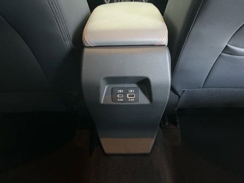 Used 2024 Subaru Crosstrek 2.5i Limited AWD/4WD image 25