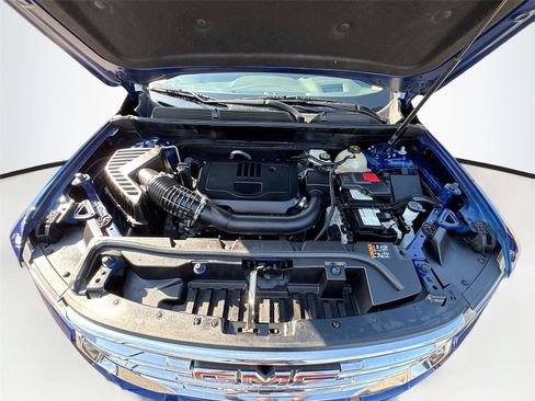 Used 2023 GMC Acadia SLT w/ Technology Package image 30