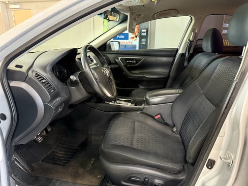 Used 2018 Nissan Altima 2.5 SV FWD image 8