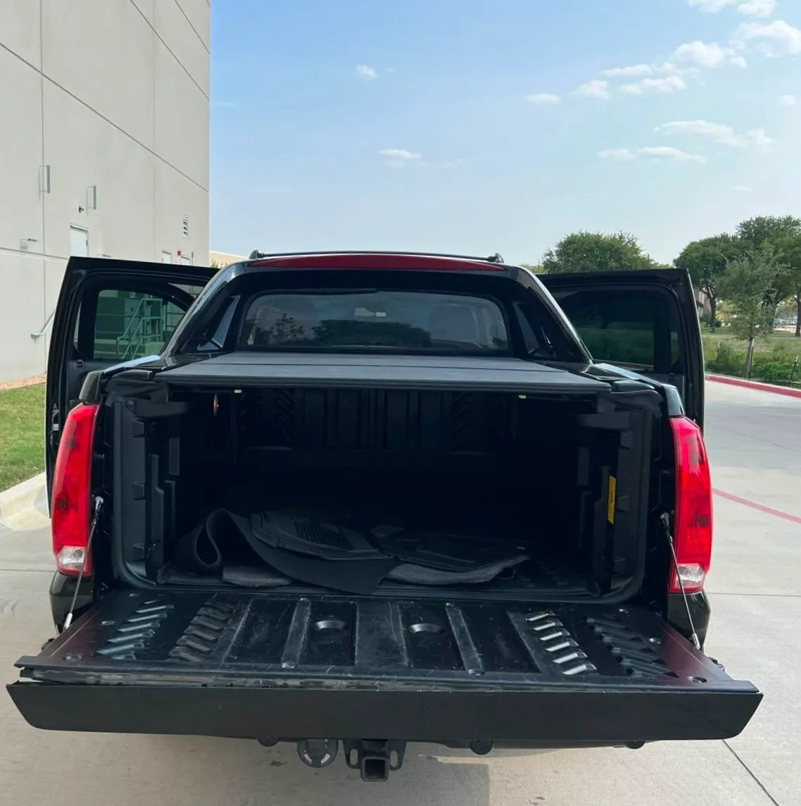 Used 2007 Cadillac Escalade EXT w/ Information Package AWD/4WD image 11