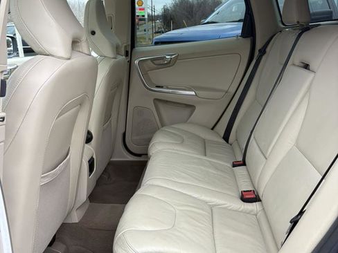 Used 2013 Volvo XC60 3.2 image 11