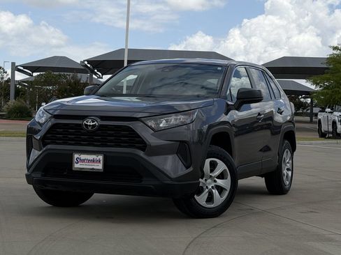 Used 2022 Toyota RAV4 LE FWD image 1