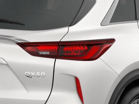 New 2025 INFINITI QX50 Luxe image 11
