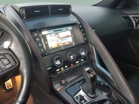 Used 2016 Jaguar F-TYPE R image 18