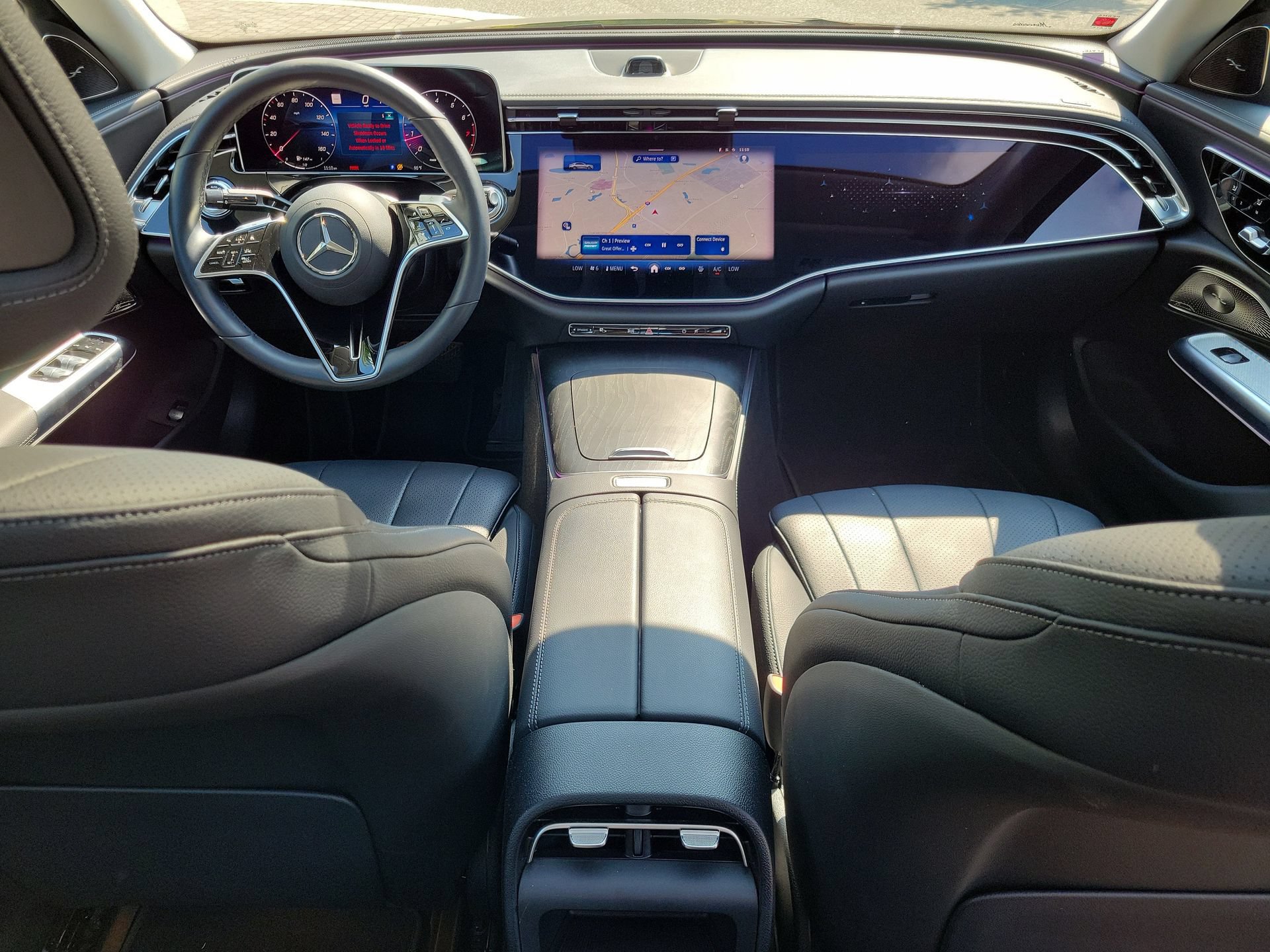 Used 2025 Mercedes-Benz E 350 4MATIC Sedan image 4