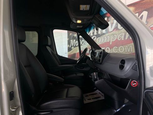 Used 2021 Mercedes-Benz Sprinter 2500 w/ Premium Package image 14