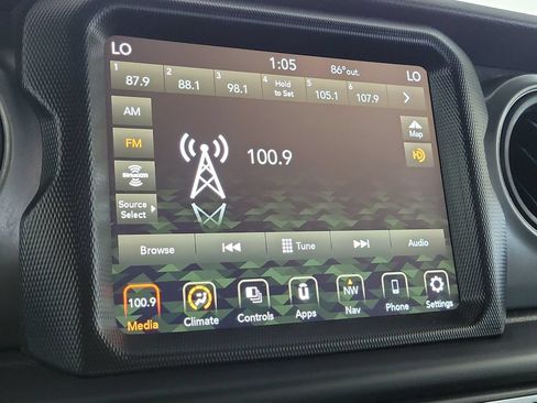 Used 2023 Jeep Wrangler Unlimited Sport w/ Sun And Sound Package AWD/4WD image 18
