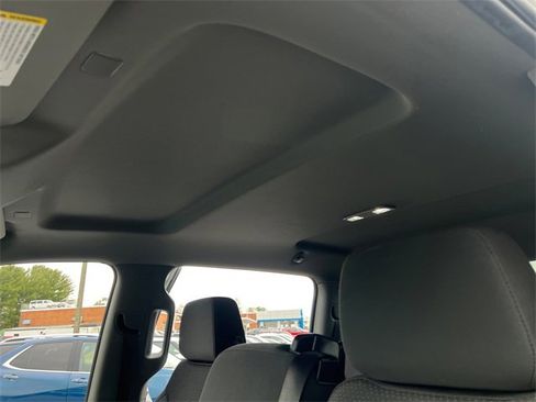 Used 2022 Chevrolet Silverado 1500 Custom image 29