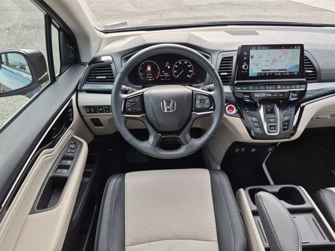 Used 2025 Honda Odyssey Elite image 21