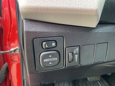 Used 2014 Toyota Corolla LE FWD image 19
