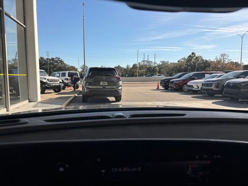 Used 2025 Buick Envista Sport Touring image 18