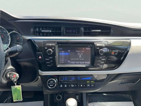 Used 2014 Toyota Corolla LE FWD image 21